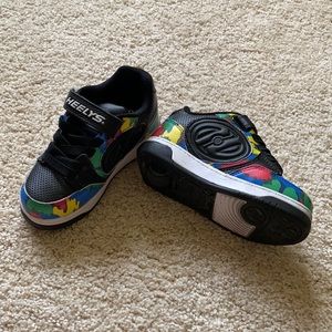 Heelys Boys US 12 black with wheels
